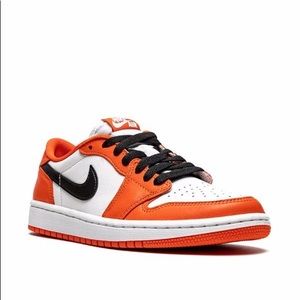 Coolest shoes in the game Nike AJ1 Starfish 🍊🖤🤍